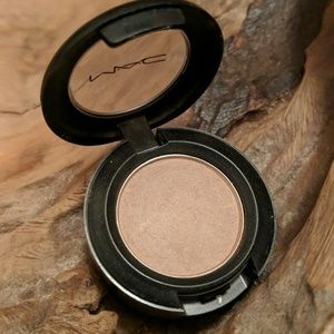 MAC Modelette Eye Shadow - Like New!!